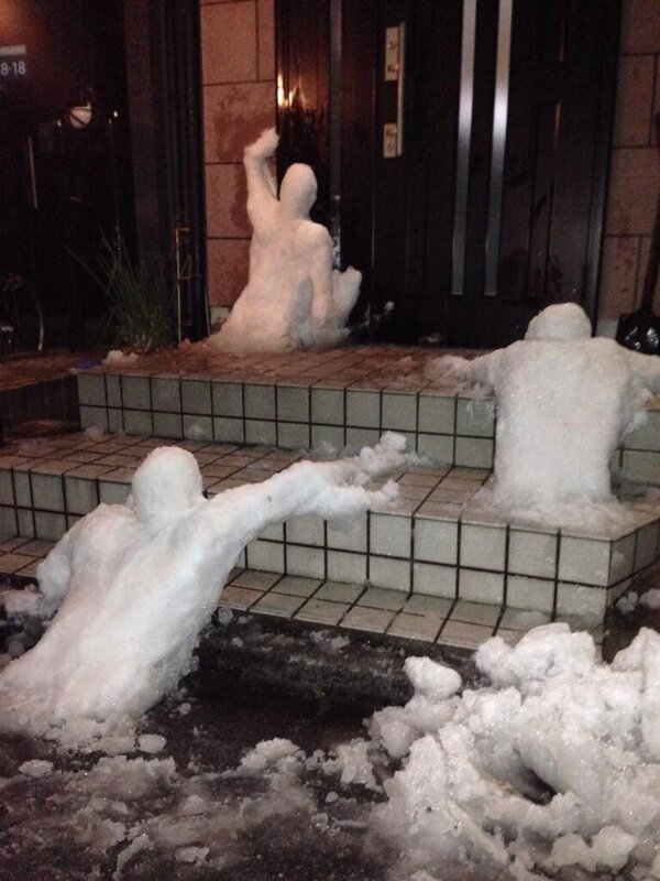 L'invasion des bonhommes de neige zombies