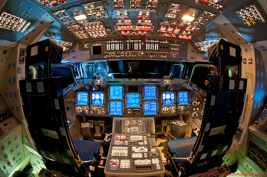Le cockpit de la navette spatiale Endeavour