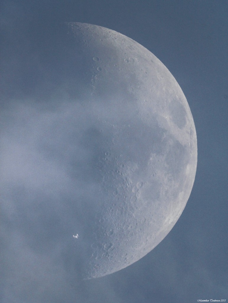 L'ISS passe devant la Lune