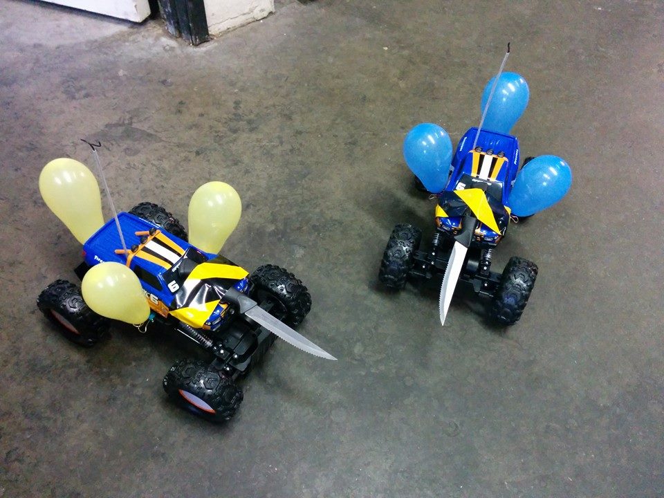 La bataille de ballons de Mario Kart avec des voitures RC