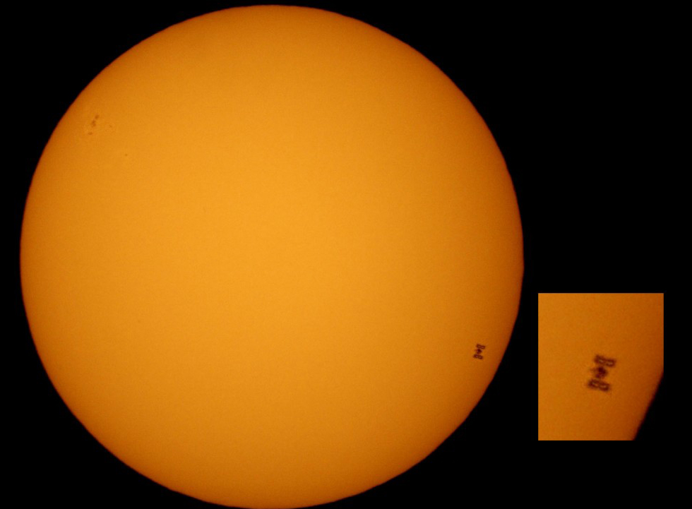  L'ISS passe devant le Soleil