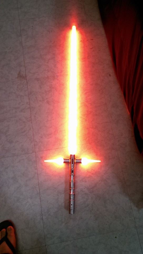 Le sabre laser de Star Wars 7 déjà en vente au Japon