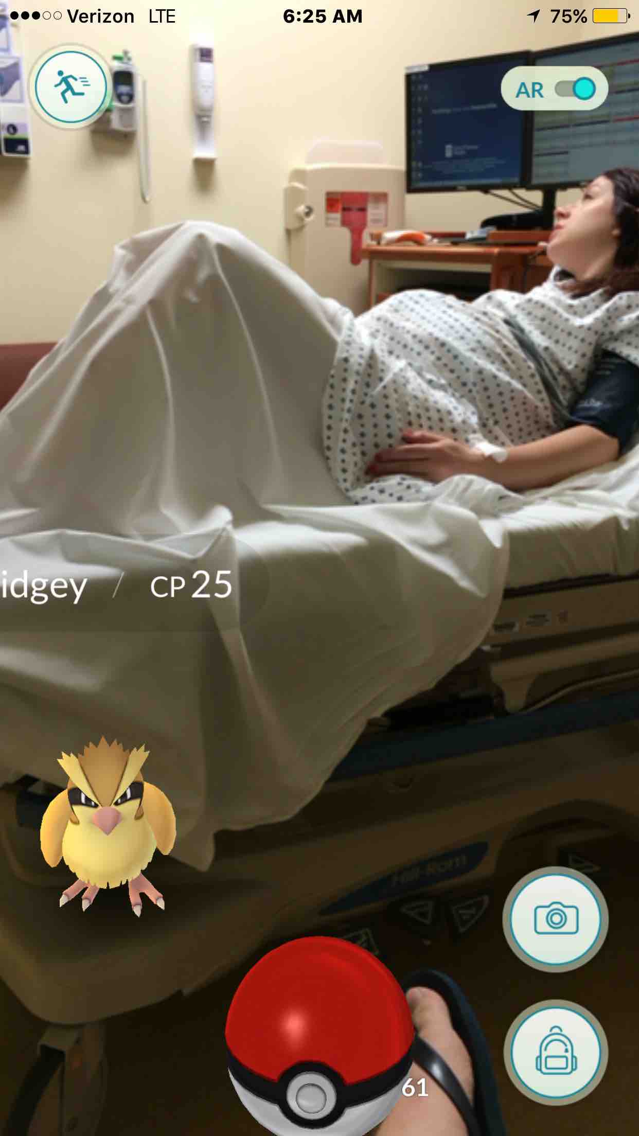 Il joue à Pokémon Go pendant l'accouchement de sa femme