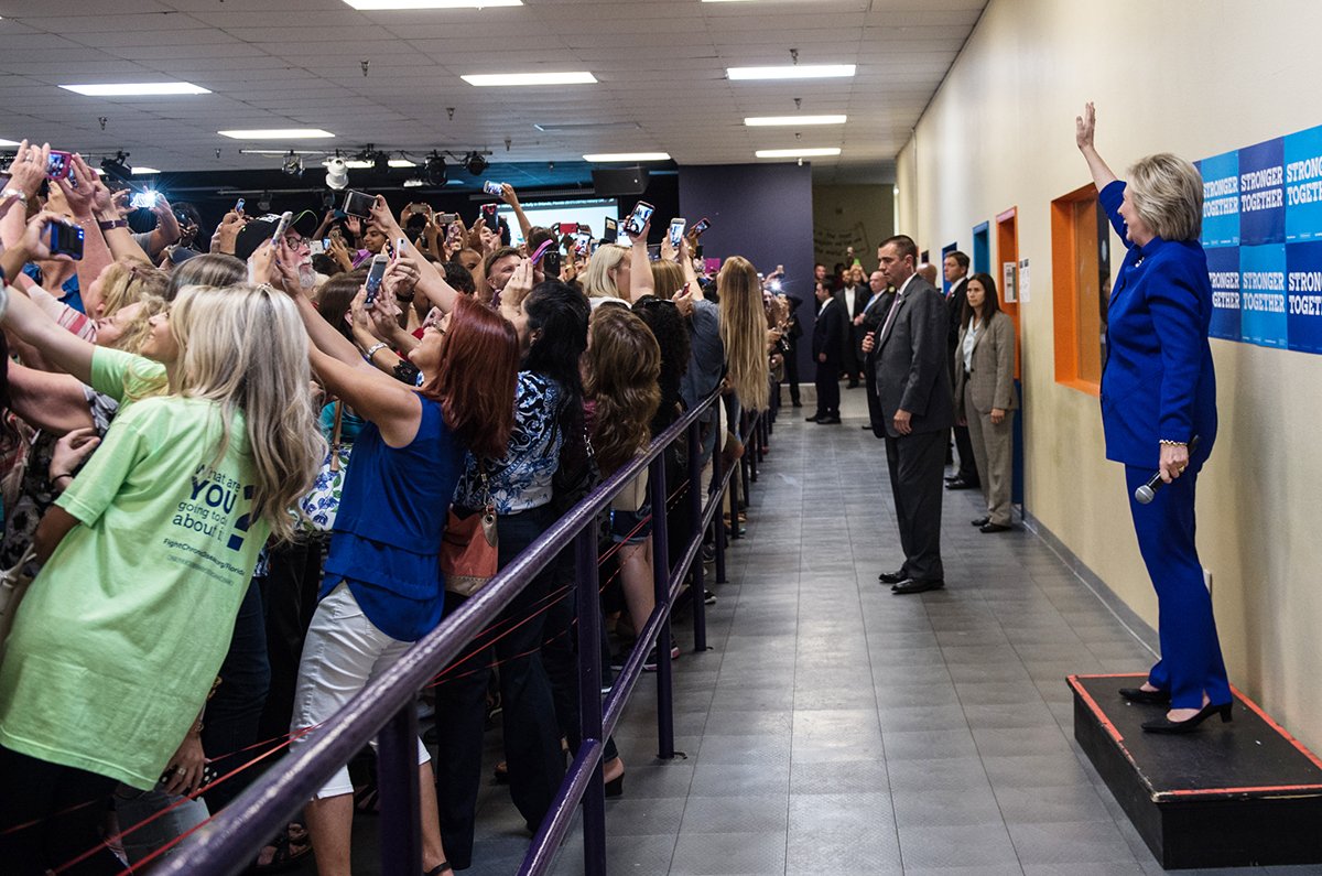 La génération selfie tourne le dos à Hillary Clinton