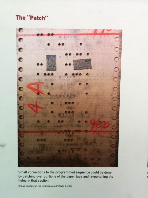 insolite carte informatique origine patch perfore