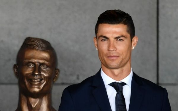 insolite buste cristiano football joueur ronaldo