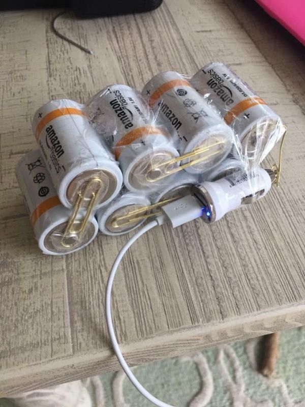 insolite batterie charger pile telephone