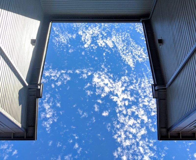 insolite batiment ciel espace nuage