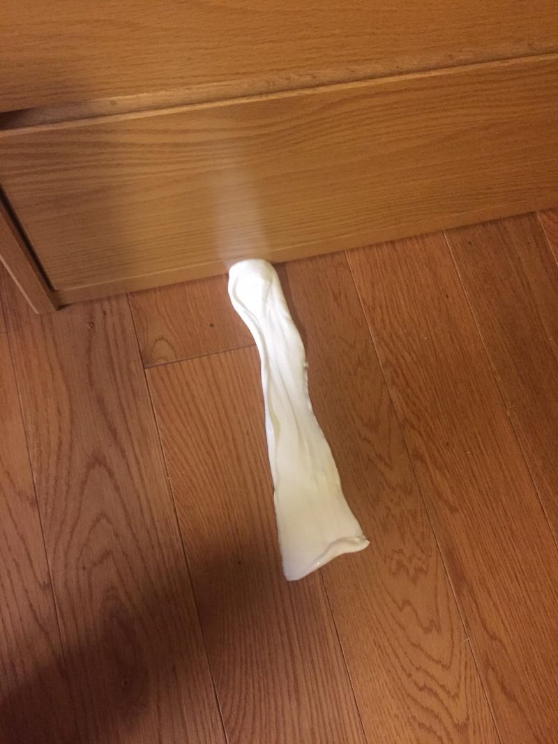 insolite chausette creme sol