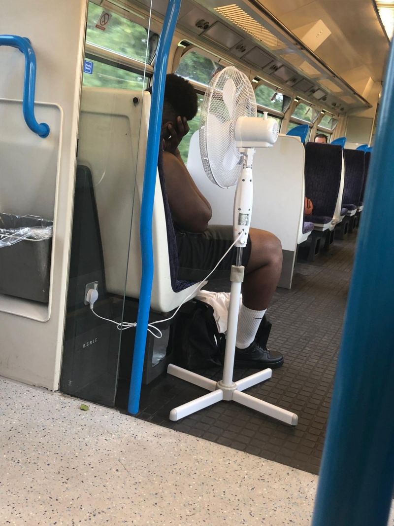 insolite angleterre canicule ventilateur wagon
