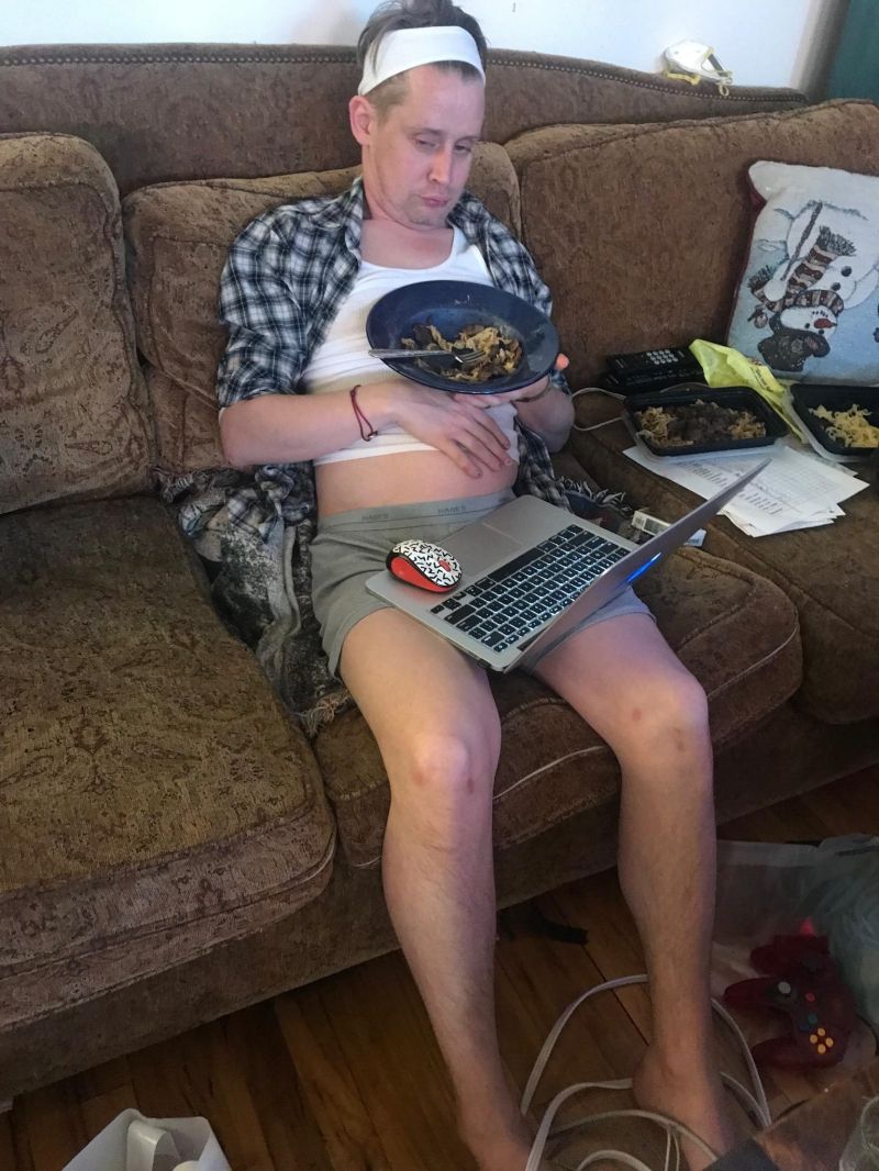 insolite acteur avion culkin film macaulay mama rate remake