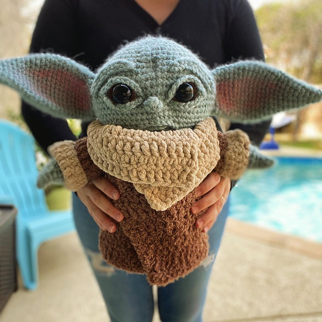 Bébé Yoda tricoté