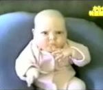 drole bebe martial Karate bébé