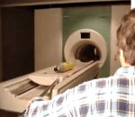 scanner Bouteille d'Oxygène dans un IRM