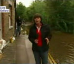 inondation Une journaliste se fait pincer les fesses en direct