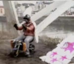 distrait cameraman saut Saut de la mort en mini moto