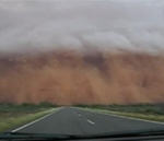 voiture route Tempête de sable en Australie