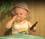 ivre alcool Bébé dans un bar