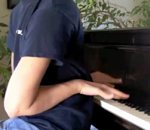 main dos piano Un piano dans le dos
