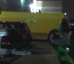 moto pickup Fermer un hayon avec une moto