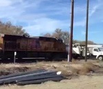 collision traverser train Camion citerne vs Train