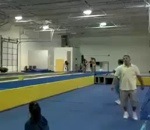 tumbling flip Un gymnaste rapide