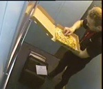 ascenseur Un livreur de pizza a une petite faim