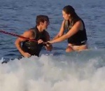 wakeboard Demande en mariage sur un wakeboard