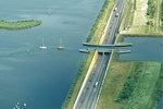bateau pont Un pont pour bateaux aux Pays-Bas.