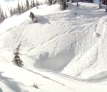 canada neige montagne Sauvetage d'une personne à motoneige