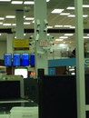 surveillance camera poteau Aéroport sous haute surveillance