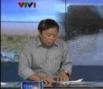 vietnam Un journaliste dérangé par son téléphone sur un plateau télé