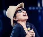 yoko Yoko Ono au festival de Glastonbury 2014