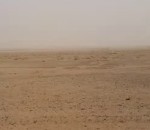 tracteur Faire de la balançoire dans le désert