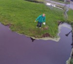 justesse Récupérer un drone in extremis au-dessus d'un étang