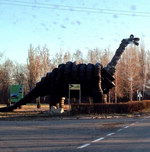 dinosaure Diplodocus en pneu