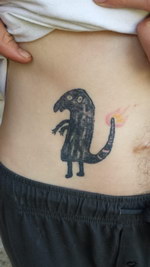 pokemon Ivre, il se fait un tatouage de Salamèche