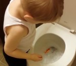enfant toilettes Adieu, petit poisson rouge