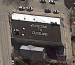 cleveland welcome Un habitant de Milwaukee trolle les passagers des avions