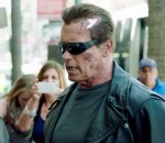 terminator Arnold Schwarzenegger blagueur déguisé en Terminator