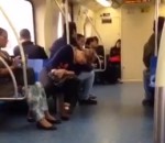 femme chute metro Une femme s'endort dans le métro