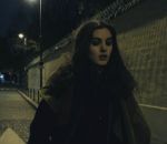 court-metrage femme Au bout de la rue