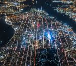 photo Une photo de New York la nuit vue du ciel