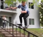 skateboard rampe Skateur vs Voiture