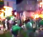 ramasser Les supporters irlandais ramassent leurs déchets (Euro 2016)