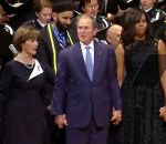 ceremonie George W. Bush danse lors d'un hommage aux policiers tués à Dallas