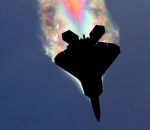 arc-en-ciel L'iridescence sur un avion F-22 Raptor