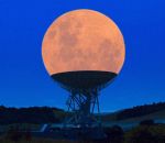 lune Une super lune dans un radiotélescope