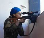 froler Une sniper kurde frôlée par une balle de Daesh