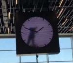 peintre aeroport Horloge originale à l'aéroport d'Amsterdam